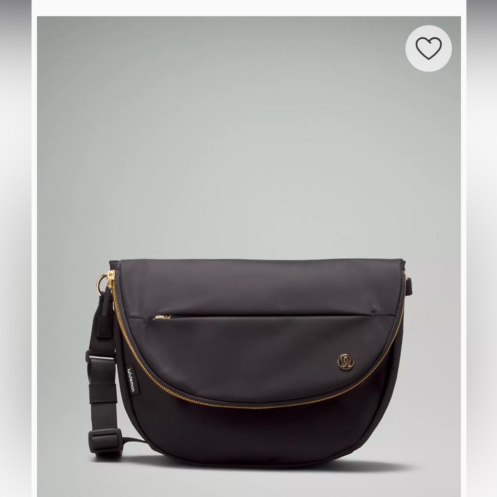 Nwt lulu 5l all night bag gold/black